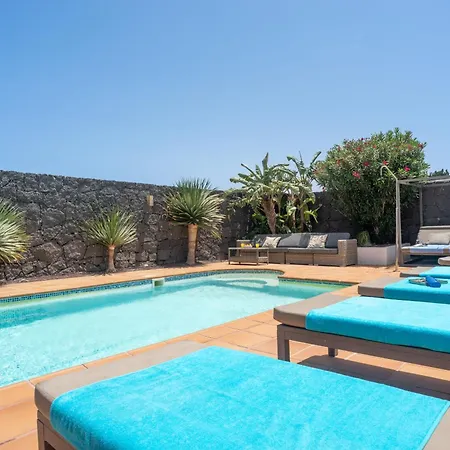 Azure - Lh122 By Now Ltd * 플라야블랑카