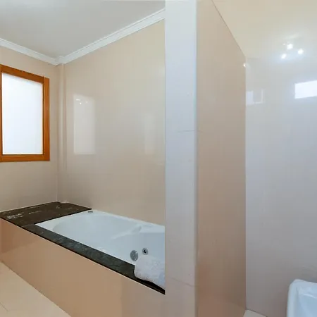 Azure - Lh122 By Now Ltd * 플라야블랑카